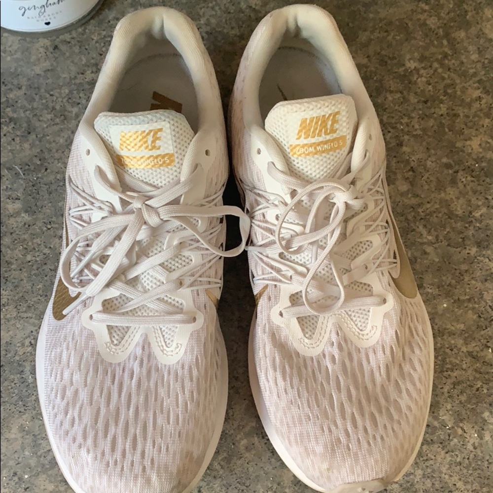 NIKE ZOOM WINFLO 5
